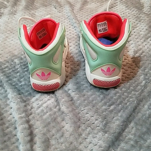 Shoes - Picture 3 of 4